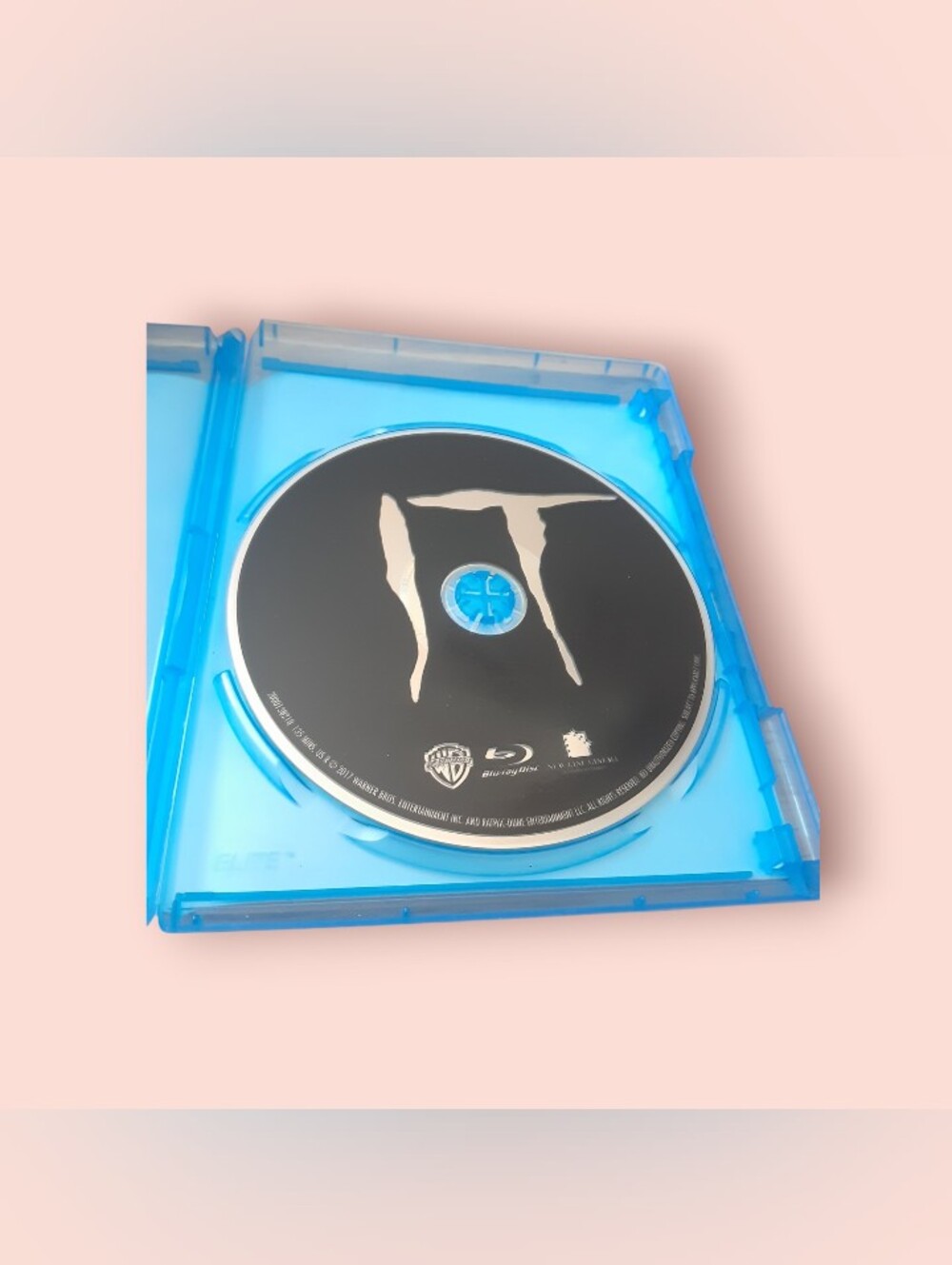 It Chapter One Blu Ray - Picture 4 of 6
